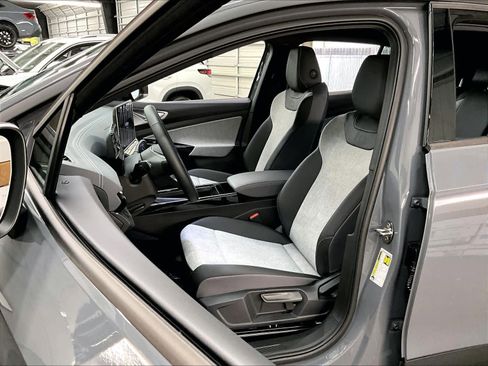 New 2026 Volkswagen ID.4 Pro image 11