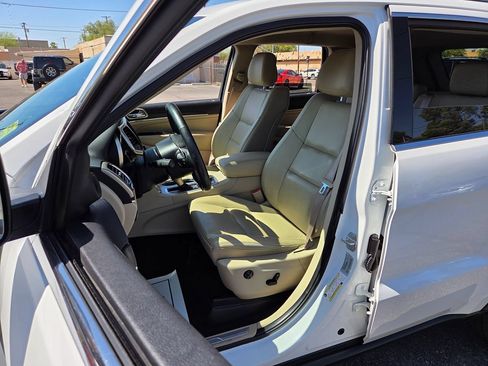Used 2017 Jeep Grand Cherokee Limited w/ Trailer Tow Group IV AWD/4WD image 53