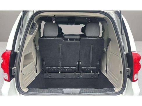 Used 2017 Dodge Grand Caravan SXT FWD image 9