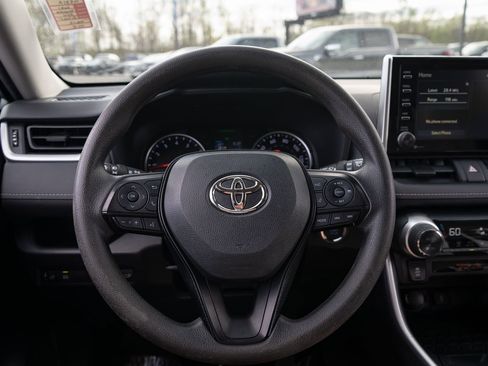 Used 2021 Toyota RAV4 XLE w/ Convenience Package image 28