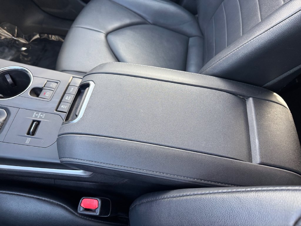 Used 2020 Toyota Highlander XLE AWD/4WD image 27
