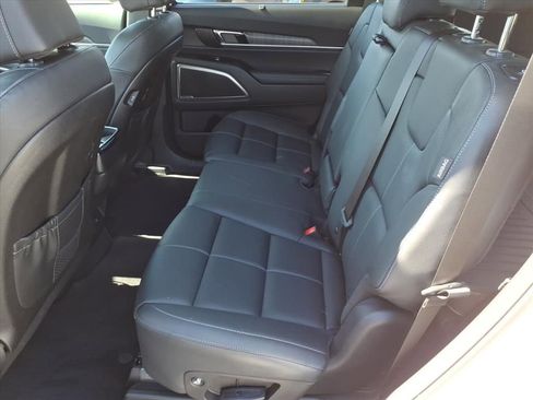 Used 2025 Kia Telluride EX image 12