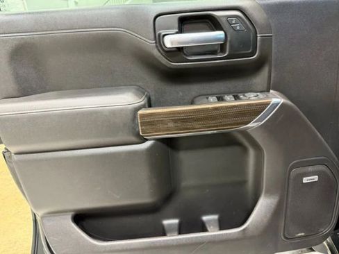 Used 2019 Chevrolet Silverado 1500 LT Trail Boss image 9