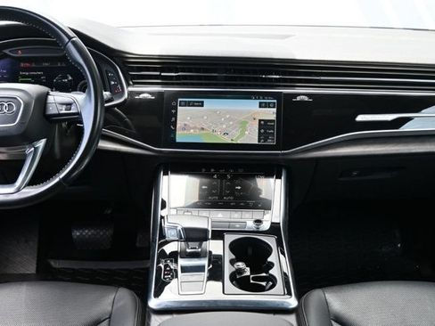 Used 2020 Audi Q8 Premium Plus w/ Premium Plus Package AWD/4WD image 11