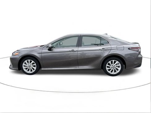 Used 2023 Toyota Camry LE FWD image 6