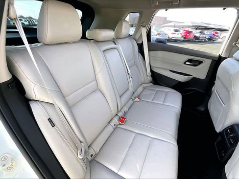 Used 2021 Nissan Rogue SL image 17