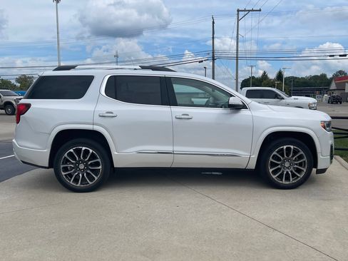 Used 2020 GMC Acadia Denali w/ Technology Package FWD image 8