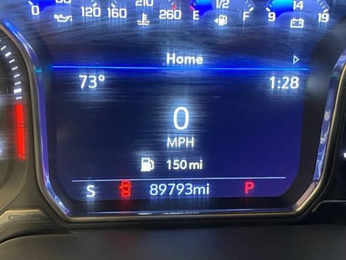 Used 2021 GMC Yukon XL SLT w/ Rear Media and Nav Package AWD/4WD image 24