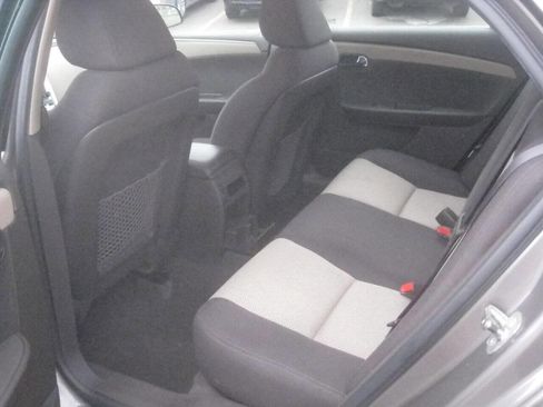 Used 2011 Chevrolet Malibu LS image 9