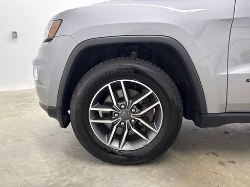 Used 2021 Jeep Grand Cherokee Limited w/ Premium Lighting Group AWD/4WD image 9