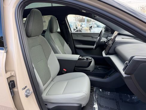 New 2026 Volvo EX30 Cross Country Ultra image 9