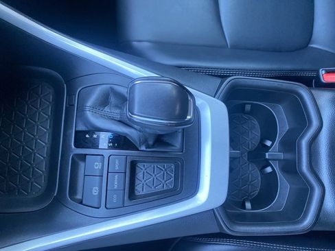 Used 2023 Toyota RAV4 XLE Premium image 27