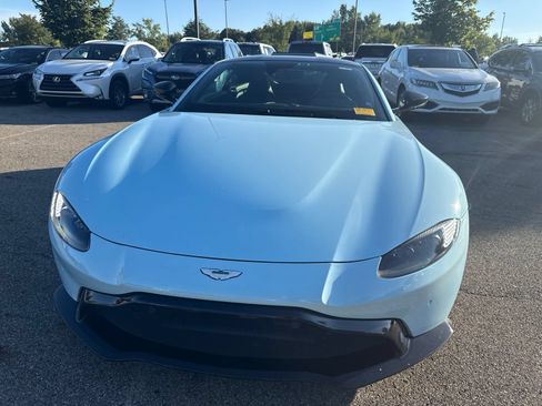 Used 2019 Aston Martin V8 Vantage Coupe RWD image 2