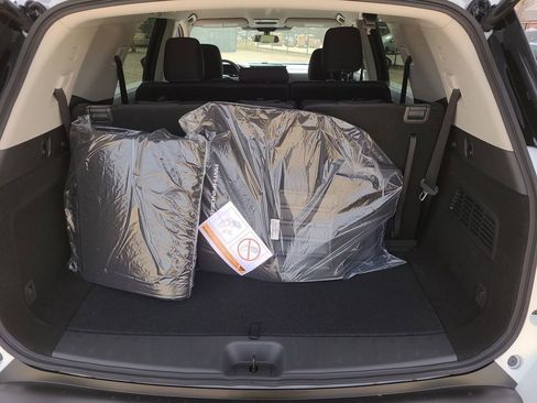 New 2026 Nissan Pathfinder SV image 7