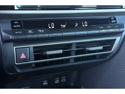 Used 2025 Toyota Camry SE FWD image 22