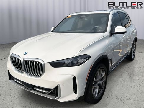 Used 2024 BMW X5 sDrive40i w/ Parking Assistance Package RWD image 2