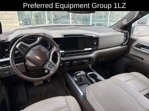 Used 2024 Chevrolet Silverado 1500 LTZ image 11