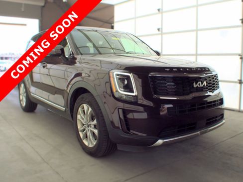 Used 2022 Kia Telluride LX FWD image 3