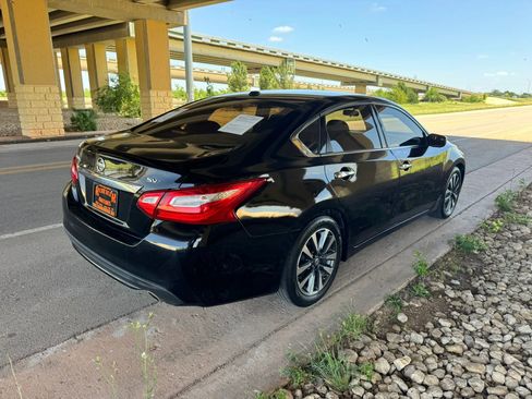 Used 2017 Nissan Altima 2.5 SV FWD image 3