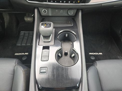 Used 2023 Nissan Rogue SV w/ SV Premium B Package image 19