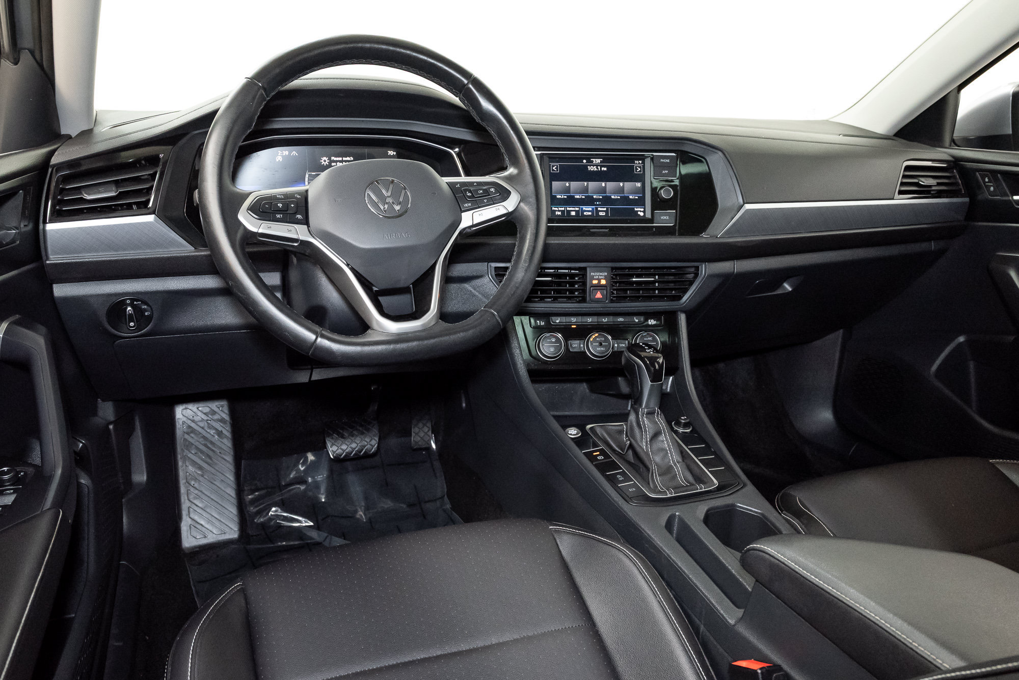 Used 2024 Volkswagen Jetta SE w/ Panoramic Sunroof Package FWD image 7