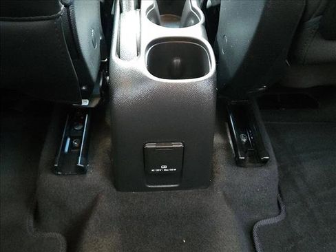 Used 2020 Chevrolet Trax LT w/ LT Convenience Package FWD image 16