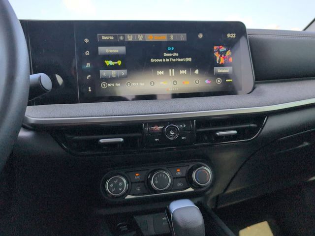 Used 2025 Nissan Kicks SV FWD image 25