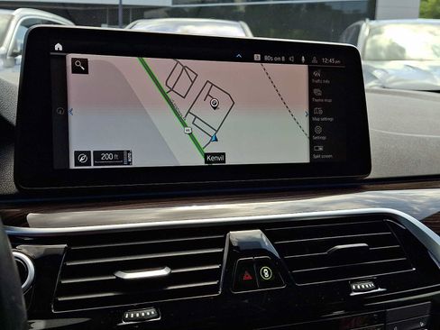 Used 2023 BMW 530e xDrive w/ Premium Package AWD/4WD image 19