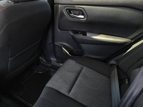 Certified 2025 Nissan Rogue SV FWD image 14