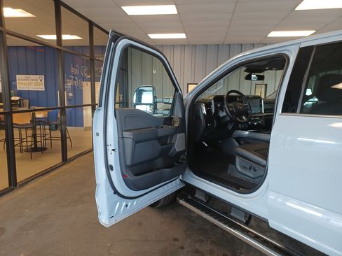 New 2026 Ford F250 Lariat w/ Chrome Package image 13