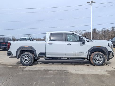 New 2026 GMC Sierra 2500 Pro image 6