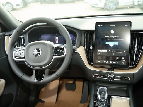 New 2026 Volvo XC60 B5 Plus w/ Protection Package Premier image 24