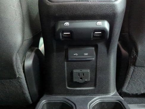 Used 2018 Jeep Wrangler Unlimited Rubicon AWD/4WD image 29