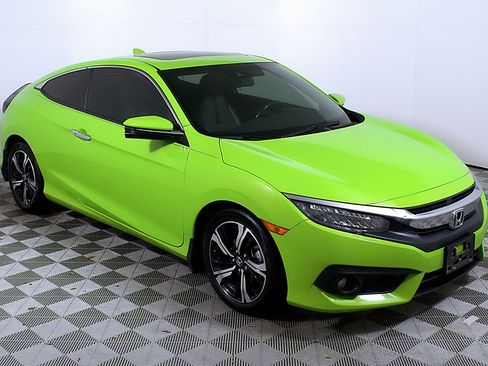 Used 2016 Honda Civic Touring image 6