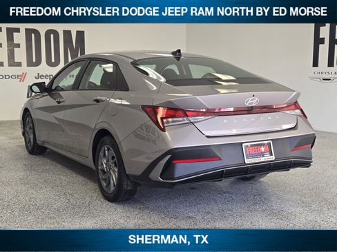 Used 2024 Hyundai Elantra SEL image 4