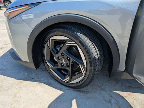 Certified 2025 Kia K4 EX FWD image 36