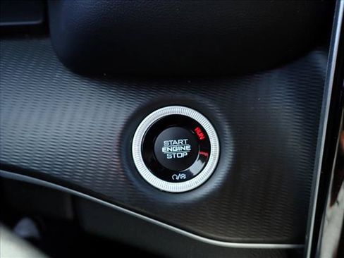 Used 2024 Jeep Grand Cherokee Laredo AWD/4WD image 18