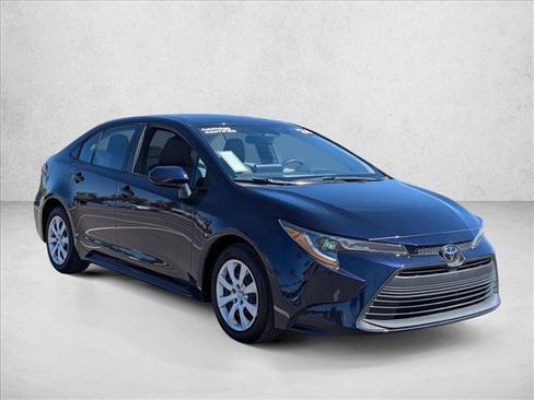 Used 2024 Toyota Corolla LE image 3