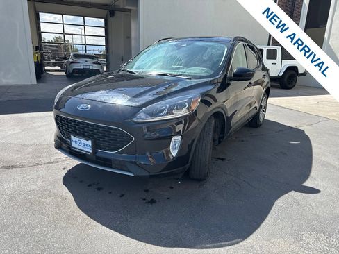 Used 2021 Ford Escape SEL w/ Technology Package AWD/4WD image 3