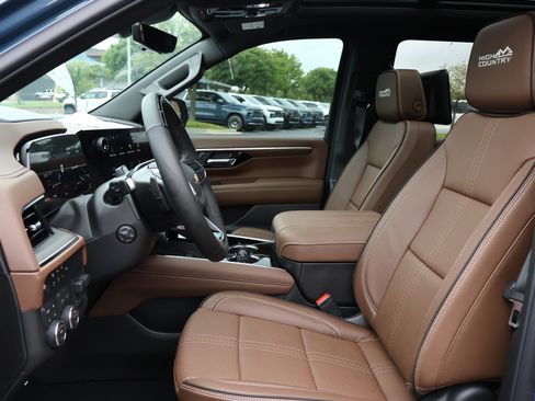 New 2026 Chevrolet Tahoe High Country AWD/4WD image 13