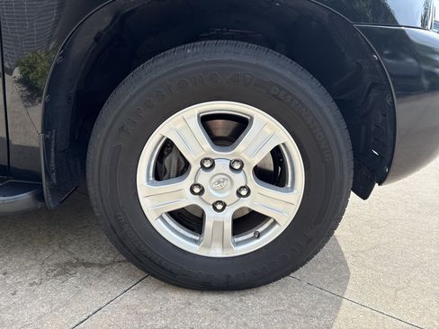 Used 2016 Toyota Sequoia SR5 AWD/4WD image 13