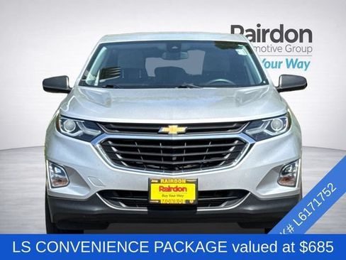 Used 2020 Chevrolet Equinox LS w/ LS Convenience Package FWD image 2
