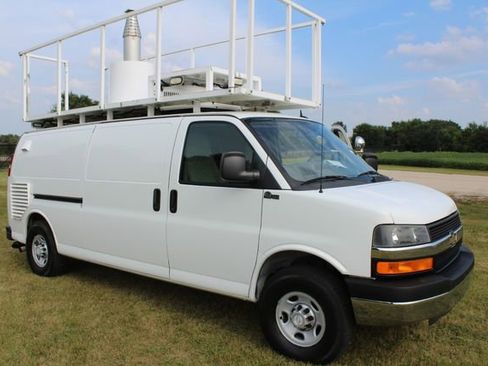 Used 2014 Chevrolet Express 3500 Extended image 4