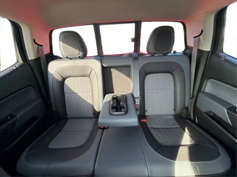 Used 2018 Chevrolet Colorado Z71 AWD/4WD image 14