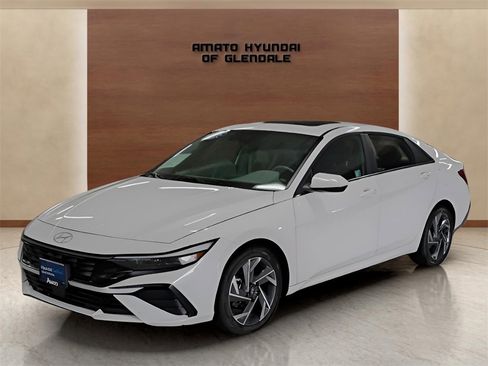 Certified 2025 Hyundai Elantra SEL image 1