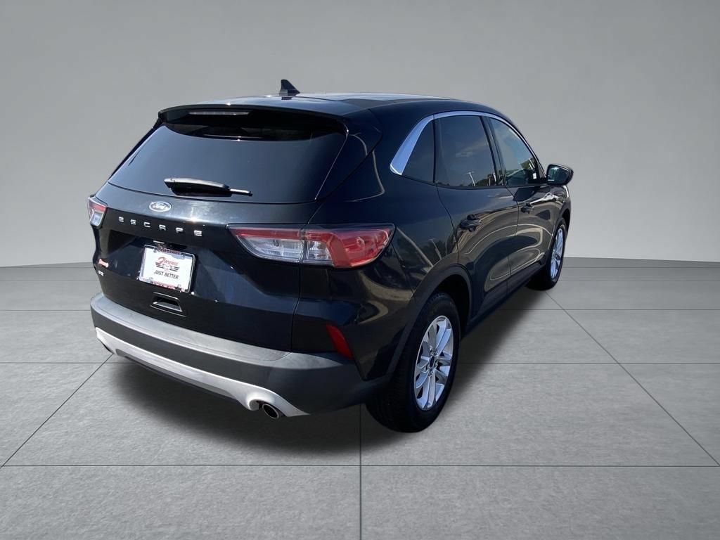 Used 2021 Ford Escape SE FWD image 14