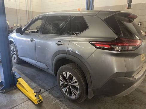 Certified 2021 Nissan Rogue SV image 16