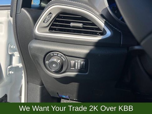 New 2026 Chrysler Pacifica Select image 15