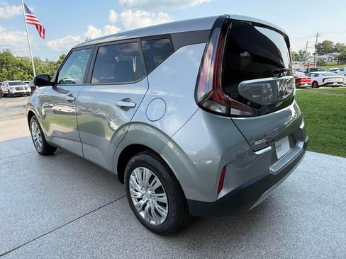 Used 2024 Kia Soul LX FWD image 23