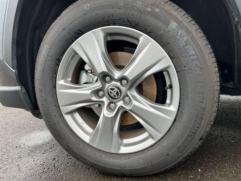 Used 2025 Toyota RAV4 LE image 29